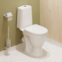 UM_UK_Lada_home_wood