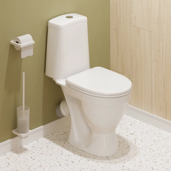 UM_UK_Lada_home_wood